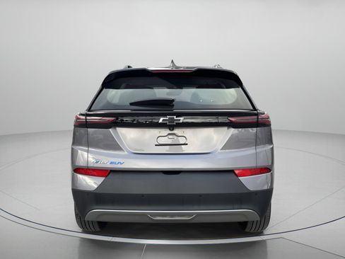 Used 2023 Chevrolet Bolt EUV LT w/ Driver Confidence Package image 4