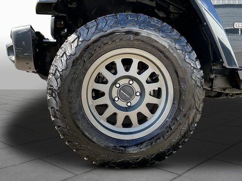 Used 2018 Jeep Wrangler Unlimited Rubicon AWD/4WD image 13