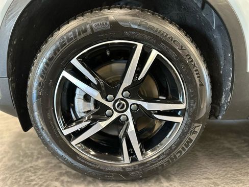 Used 2025 Volvo XC40 B5 Core AWD/4WD image 8
