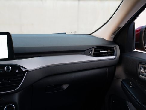 Used 2020 Ford Escape SE image 27