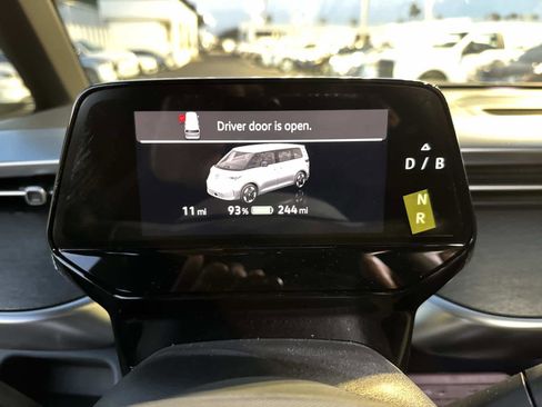 New 2025 Volkswagen ID. Buzz Pro S Plus image 31