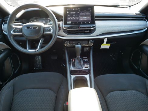 Used 2023 Jeep Compass Sport image 10