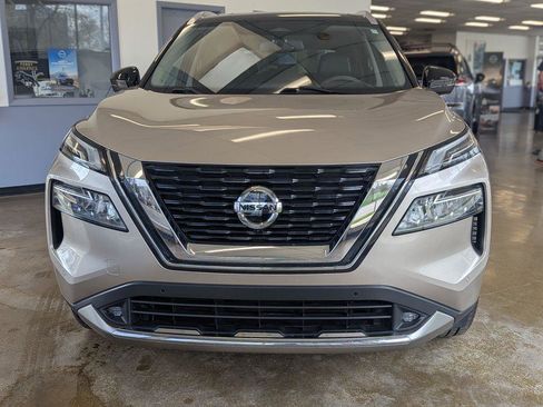 Used 2021 Nissan Rogue Platinum AWD/4WD image 2