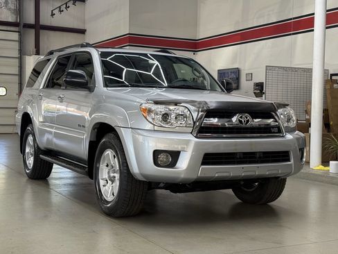 Used 2007 Toyota 4Runner SR5 image 2
