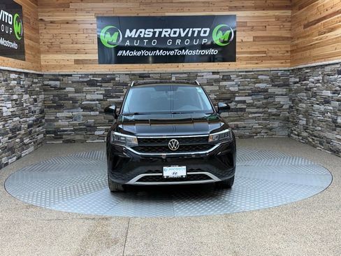 Used 2022 Volkswagen Taos SE image 3