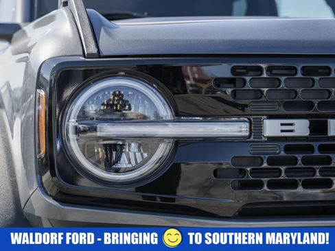 Used 2025 Ford Bronco Badlands image 12
