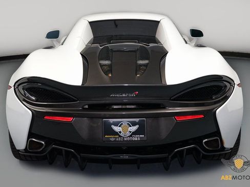Used 2018 McLaren 570S Spider image 9
