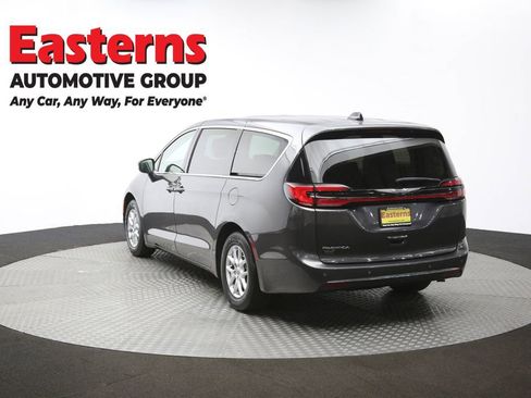 Used 2023 Chrysler Pacifica Touring-L image 66