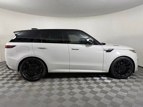 New 2026 Land Rover Range Rover Sport Dynamic SE AWD/4WD image 9