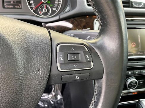 Used 2015 Volkswagen Passat TDI SEL Premium image 19