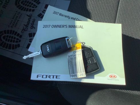 Used 2017 Kia Forte LX FWD image 43