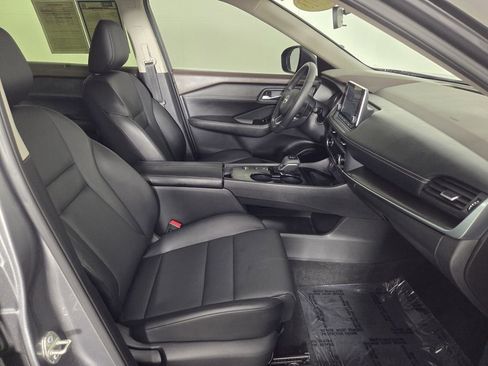 Used 2023 Nissan Rogue SV w/ SV Premium B Package FWD image 32