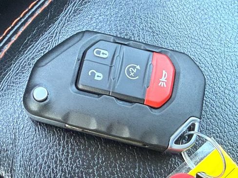 Used 2021 Jeep Gladiator Mojave AWD/4WD image 45