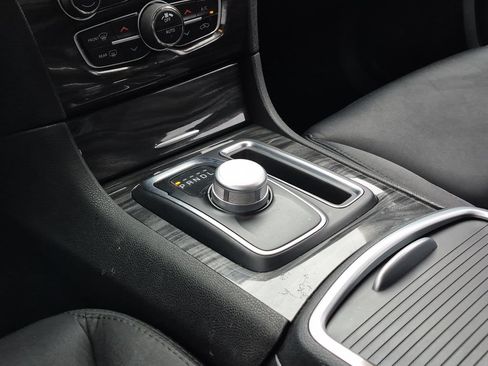 Used 2019 Chrysler 300 Touring w/ Sport Appearance Package RWD image 28