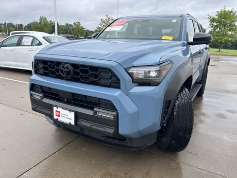 Used 2026 Toyota 4Runner TRD Off-Road Premium AWD/4WD image 3