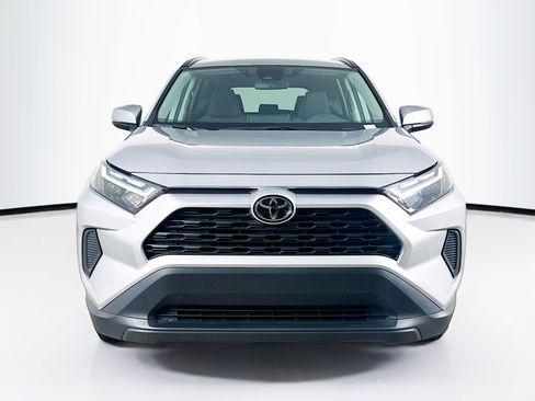Used 2023 Toyota RAV4 XLE FWD image 2