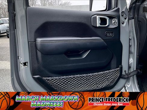 Used 2023 Jeep Wrangler Sahara w/ Cold Weather Group image 17