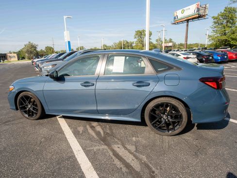 Used 2025 Honda Civic Sport image 4