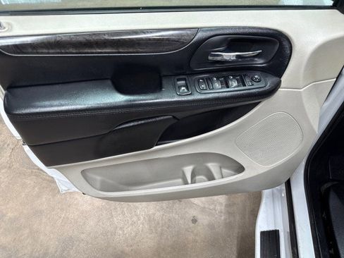 Used 2019 Dodge Grand Caravan SE w/ Power Convenience Group I image 33