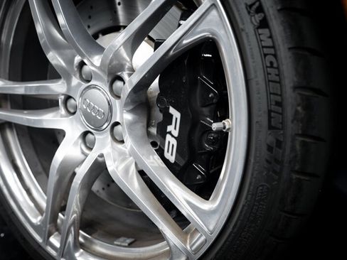 Used 2010 Audi R8 V10 image 20