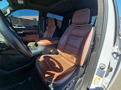 Used 2025 GMC Sierra 3500 Denali Ultimate AWD/4WD image 17