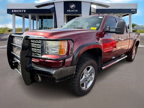 Used 2014 GMC Sierra 2500 Denali w/ Suspension Package, Off-Road image 4