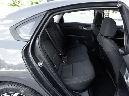Used 2019 Kia Forte LXS FWD image 36