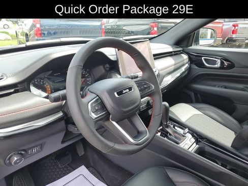 Used 2023 Jeep Compass Trailhawk w/ Trailhawk Convenience Group AWD/4WD image 8