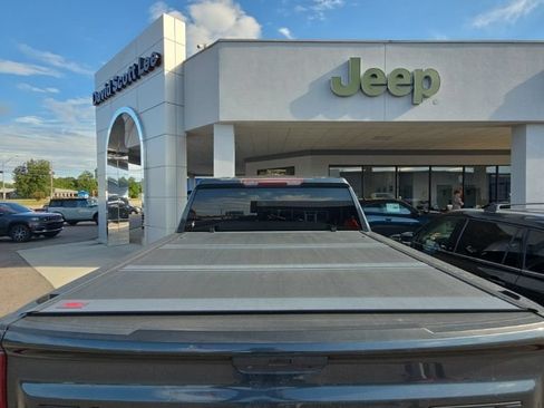 Used 2019 Chevrolet Silverado 1500 LT Trail Boss w/ Convenience Package AWD/4WD image 5