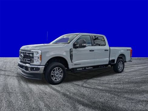 Certified 2025 Ford F250 XLT AWD/4WD image 8