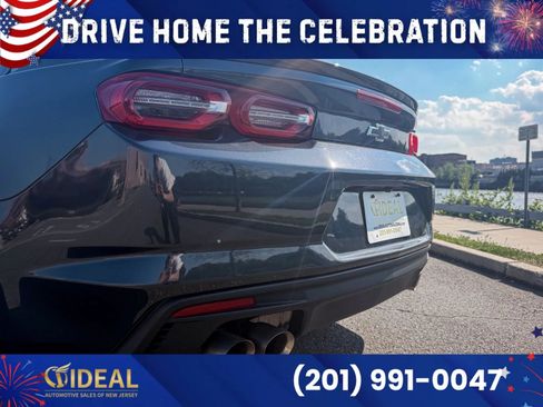 Used 2021 Chevrolet Camaro LT w/ Technology Package RWD image 12