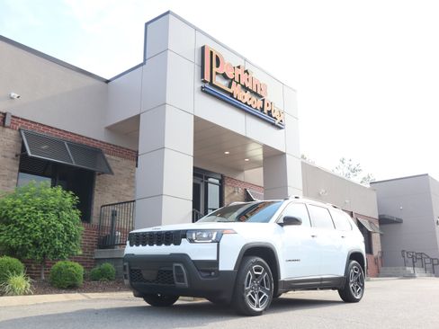 Used 2026 Jeep Cherokee Limited AWD/4WD image 35