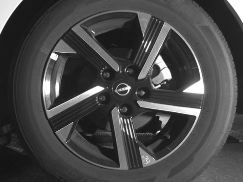 Used 2025 Nissan Sentra SV FWD image 14