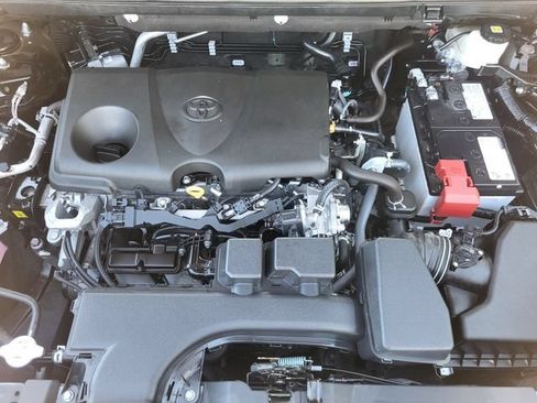 Used 2025 Toyota RAV4 XLE AWD/4WD image 11