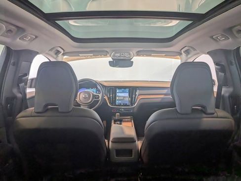 Used 2024 Volvo V60 B5 Cross Country Plus image 29