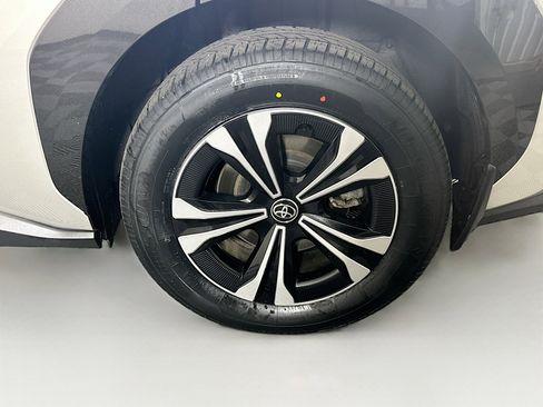 Used 2023 Toyota bZ4X XLE image 11