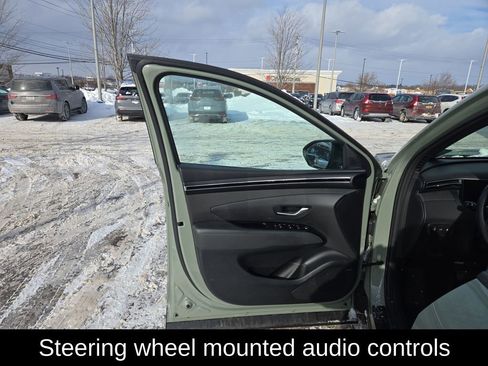 Used 2022 Hyundai Santa Cruz Limited image 12