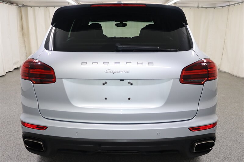 Used 2016 Porsche Cayenne AWD/4WD image 5