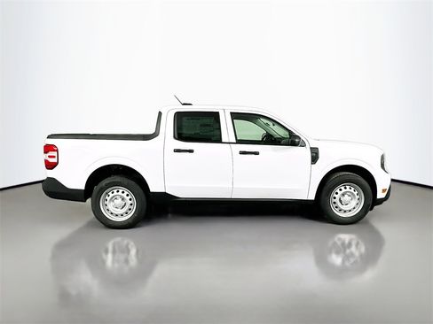 New 2025 Ford Maverick XL image 8