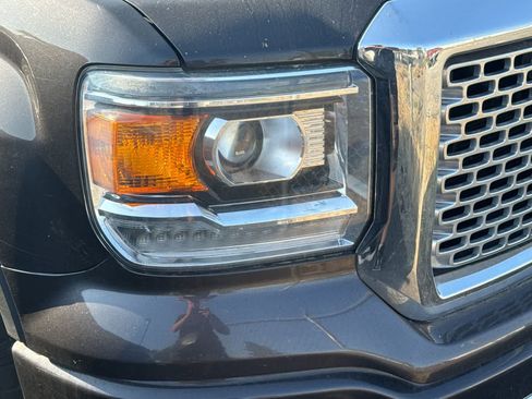 Used 2015 GMC Sierra 1500 Denali w/ Driver Alert Package AWD/4WD image 9