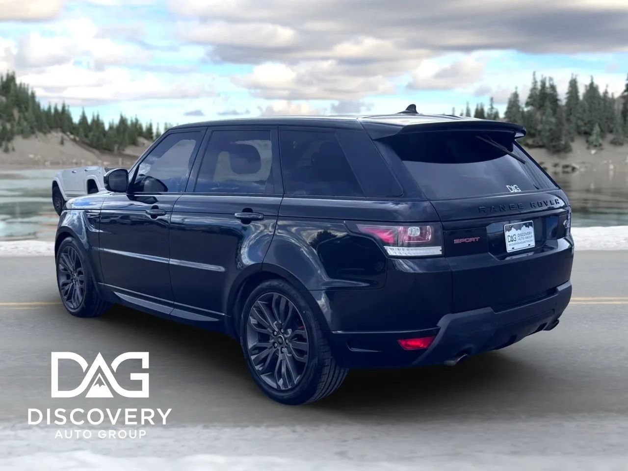 Used 2016 Land Rover Range Rover Sport HST AWD/4WD image 2