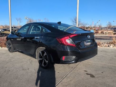 Used 2017 Honda Civic Touring image 9