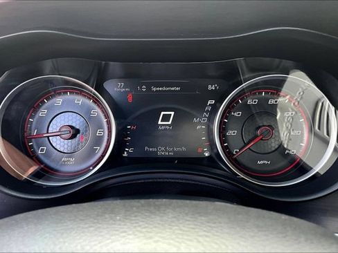 Used 2018 Dodge Charger SXT RWD image 13