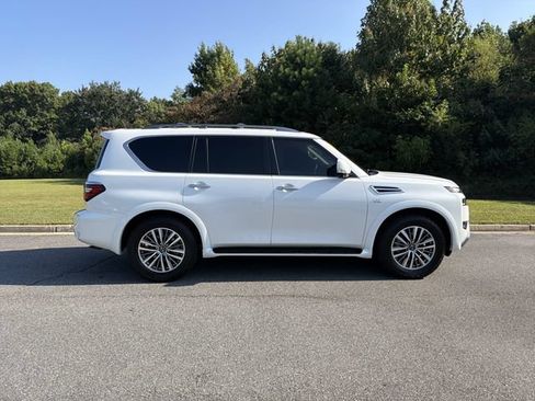 Used 2022 Nissan Armada SL w/ Captain's Chairs Package AWD/4WD image 2