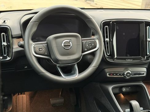 Certified 2023 Volvo C40 P8 Recharge Plus w/ Protection Package Premier AWD/4WD image 14