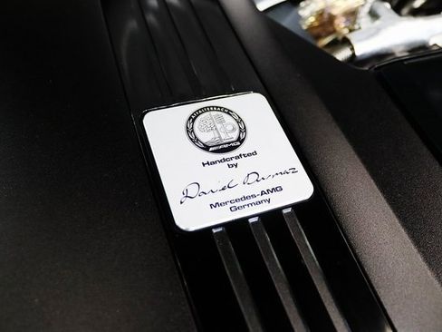 Used 2022 Mercedes-Benz SL 55 AMG 4MATIC w/ Driver Assistance Package image 30