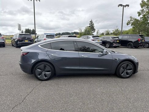 Used 2019 Tesla Model 3 Standard Range Plus RWD image 2