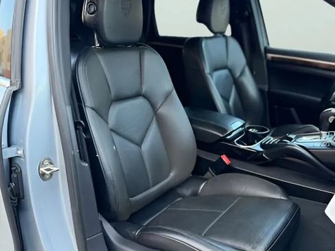 Used 2016 Porsche Cayenne S AWD/4WD image 26