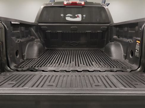 Used 2018 Chevrolet Colorado LT w/ LT Convenience Package AWD/4WD image 15