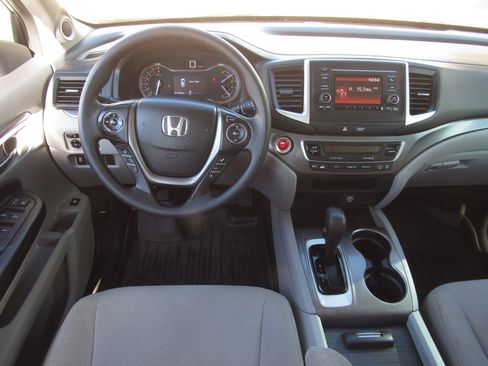 Used 2016 Honda Pilot LX image 17
